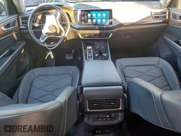 ✅ 2024 Volkswagen Atlas SE • VIN: 1V2WR2CA2RC586405 • Лот: 94798605. Опубликован ранее на Copart с пробегом 38 234 миль. Бесплатный доступ к архиву аукционных продаж из США и подробный отчёт об истории автомобиля на DreamBid. Изображение 8.