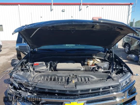 ✅ 2019 Chevrolet Silverado 1500 LT • VIN: 3GCPWCED1KG309680 • Lot: 43512317. Listed on IAAI with 84,209 mi. Free auction sales archive from the USA and detailed vehicle history report at DreamBid. Image 10.