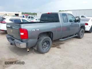 2011 Chevrolet Silverado 1500 Work Truck z VIN 1GCRKPEA4BZ201510, wystawiony jako IAAI lot #43253547 z przebiegiem 189 665 mil mil oraz . Historia ofert i sprzedaży dostępna na DreamBid. Obrazek 4.