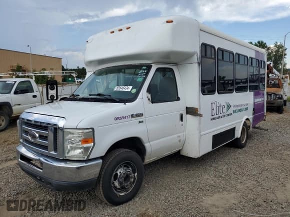 ✅ 2015 Ford Econoline Commercial • VIN: 1FDEE3FL8FDA16096 • Lot: 68646434. Wystawiony na Copart z przebiegiem 243 644 mil. Bezpłatny archiwum sprzedaży aukcyjnych z USA i szczegółowy raport historii pojazdu na DreamBid. Zdjęcie 1.