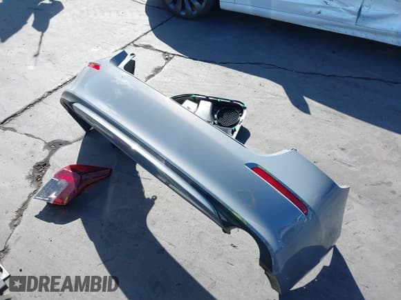 ✅ 2025 Honda Civic Sport • VIN: 2HGFE2F5XSH539221 • Lot: 43325621. Listed on IAAI with 11,878 mi. Free auction sales archive from the USA and detailed vehicle history report at DreamBid. Image 19.