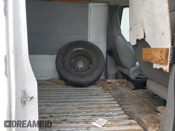 ✅ 2006 Chevrolet Express Cargo • VIN: 1GCGG25V861193091 • Lot: 60242385. Listed on Copart with 249,162 mi. Free auction sales archive from the USA and detailed vehicle history report at DreamBid. Image 11.