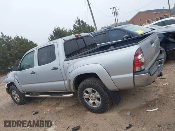 ✅ 2010 Toyota Tacoma PreRunner • VIN: 3TMJU4GN6AM093350 • Lot: 43729398. Listed on IAAI with 251,266 mi. Free auction sales archive from the USA and detailed vehicle history report at DreamBid. Image 14.