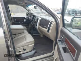 ✅ 2010 Dodge 1500 Sport • VIN: 1D7RB1CT7AS245189 • Lot: 40753186. Wystawiony na IAAI z przebiegiem 173 353 mil. Bezpłatny archiwum sprzedaży aukcyjnych z USA i szczegółowy raport historii pojazdu na DreamBid. Zdjęcie 5.