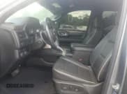 ✅ 2022 Chevrolet Suburban Premier • VIN: 1GNSKFKD8NR235309 • Lot: 56749044. Wystawiony na Copart z przebiegiem 35 164 mil. Bezpłatny archiwum sprzedaży aukcyjnych z USA i szczegółowy raport historii pojazdu na DreamBid. Zdjęcie 7.