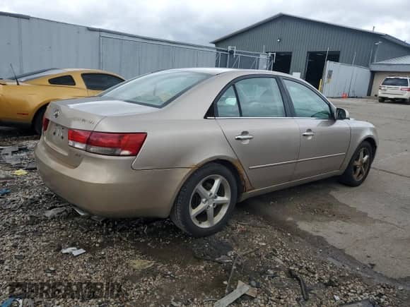 2007 Hyundai Sonata SE с VIN 5NPEU46FX7H188004, выставлен на аукционе Copart как лот 68930714 с пробегом 194 101 миль миль и На запчасти • Non repairable. История ставок и продаж доступна на DreamBid. Изображение 3.