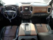 ✅ 2020 Chevrolet Silverado 1500 High Country • VIN: 1GCUYHET1LZ110602 • Lot: 91974715. Listed on Copart with 165,110 mi. Free auction sales archive from the USA and detailed vehicle history report at DreamBid. Image 8.