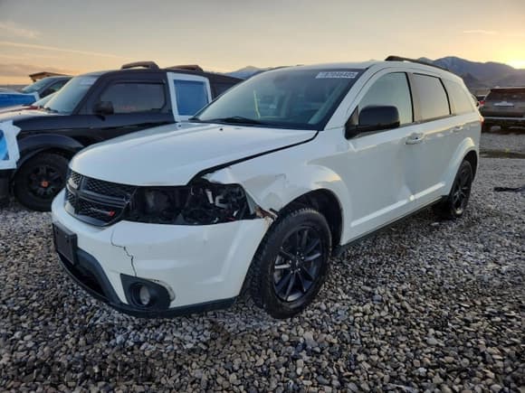 ✅ 2019 Dodge Journey SE • VIN: 3C4PDCBB0KT856553 • Lot: 87046405. Wystawiony na Copart z przebiegiem 93 217 mil. Bezpłatny archiwum sprzedaży aukcyjnych z USA i szczegółowy raport historii pojazdu na DreamBid. Zdjęcie 1.