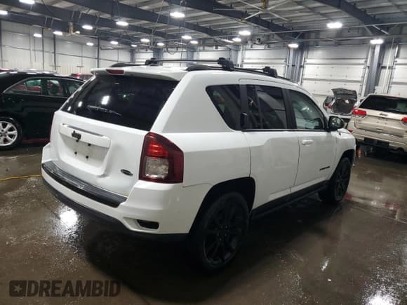 ✅ 2015 Jeep Compass Sport • VIN: 1C4NJCBA3FD361427 • Lot: 89635215. Wystawiony na Copart z przebiegiem 138 839 mil. Bezpłatny archiwum sprzedaży aukcyjnych z USA i szczegółowy raport historii pojazdu na DreamBid. Zdjęcie 3.