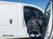 ✅ 2016 Nissan NV200 SV • VIN: 3N6CM0KNXGK691161 • Lot: 43324701. Wystawiony na IAAI z przebiegiem 104 339 mil. Bezpłatny archiwum sprzedaży aukcyjnych z USA i szczegółowy raport historii pojazdu na DreamBid. Zdjęcie 5.