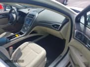 ✅ 2020 Lincoln MKZ Reserve • VIN: 3LN6L5F90LR612719 • Lot: 43021211. Wystawiony na IAAI z przebiegiem 42 048 mil. Bezpłatny archiwum sprzedaży aukcyjnych z USA i szczegółowy raport historii pojazdu na DreamBid. Zdjęcie 5.