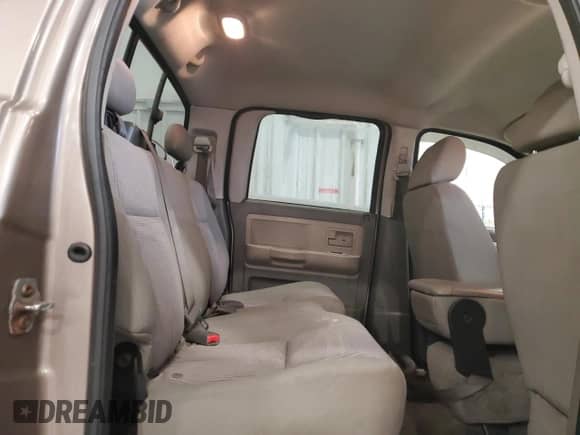 2010 Dodge Dakota SXT z VIN 1D7CW3GP2AS104212, wystawiony jako Copart lot #44062435 z przebiegiem 203 233 mil mil oraz Czysty tytuł • Clean title. Historia ofert i sprzedaży dostępna na DreamBid. Obrazek 10.