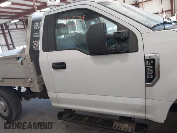 ✅ 2017 Ford F-250 XL • VIN: 1FDBF2A61HEC86568 • Лот: 41715524. Опубликован ранее на IAAI с пробегом 78 901 миль. Бесплатный доступ к архиву аукционных продаж из США и подробный отчёт об истории автомобиля на DreamBid. Изображение 13.