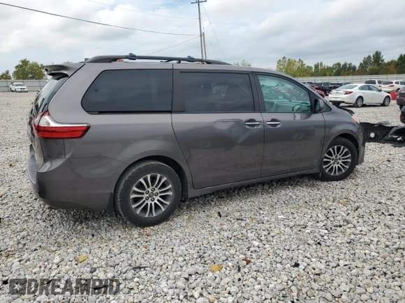 ✅ 2018 Toyota Sienna XLE Auto Access Seat • VIN: 5TDYZ3DCXJS942263 • Lot: 80532285. Listed on Copart with Not provided. Free auction sales archive from the USA and detailed vehicle history report at DreamBid. Image 3.