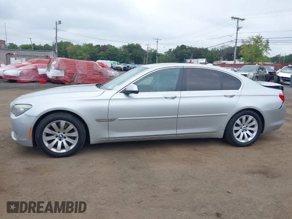 ✅ 2011 BMW 7 Series 750i xDrive • VIN: WBAKC6C59BC394851 • Lot: 43170116. Wystawiony na IAAI z przebiegiem 125 760 mil. Bezpłatny archiwum sprzedaży aukcyjnych z USA i szczegółowy raport historii pojazdu na DreamBid. Zdjęcie 15.