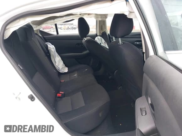 ✅ 2024 Nissan Sentra SV • VIN: 3N1AB8CV0RY366275 • Lot: 42039305. Listed on IAAI with 27,972 mi. Free auction sales archive from the USA and detailed vehicle history report at DreamBid. Image 8.