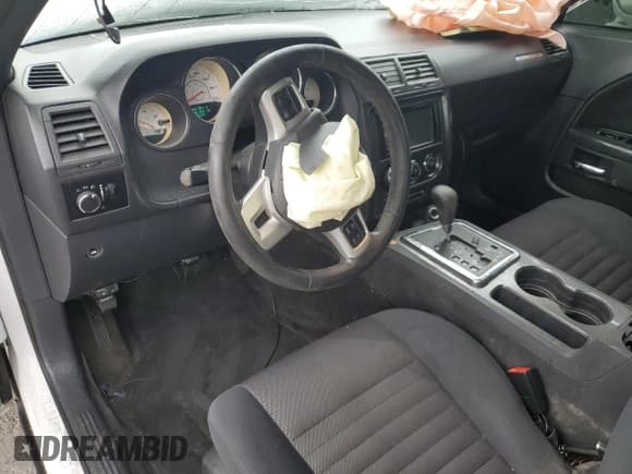 ✅ 2011 Dodge Challenger • VIN: 2B3CJ4DGXBH560083 • Lot: 86369734. Wystawiony na Copart z przebiegiem Nie podano. Bezpłatny archiwum sprzedaży aukcyjnych z USA i szczegółowy raport historii pojazdu na DreamBid. Zdjęcie 8.