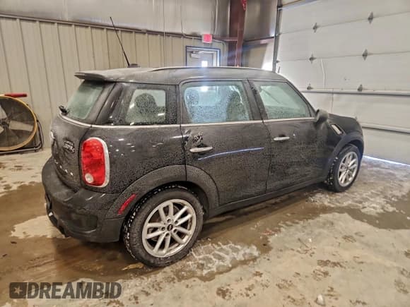 ✅ 2016 MINI Countryman S • VIN: WMWZC3C50GWT11276 • Lot: 96384635. Listed on Copart with 107,392 mi. Free auction sales archive from the USA and detailed vehicle history report at DreamBid. Image 3.