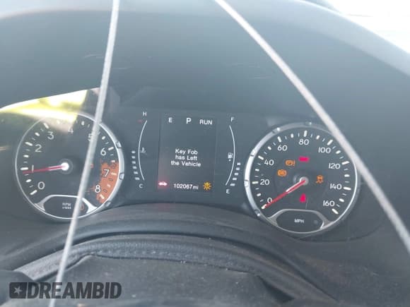 ✅ 2017 Jeep Renegade Altitude • VIN: ZACCJABB4HPF30640 • Lot: 42619939. Wystawiony na IAAI z przebiegiem 102 067 mil. Bezpłatny archiwum sprzedaży aukcyjnych z USA i szczegółowy raport historii pojazdu na DreamBid. Zdjęcie 7.