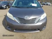 ✅ 2013 Toyota Sienna Limited • VIN: 5TDYK3DC6DS393931 • Лот: 43728430. Опубликован ранее на IAAI с пробегом 210 981 миль. Бесплатный доступ к архиву аукционных продаж из США и подробный отчёт об истории автомобиля на DreamBid. Изображение 6.