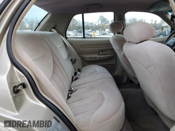 ✅ 1999 Ford Crown Victoria • VIN: 2FAFP73W4XX137040 • Lot: 83741244. Wystawiony na Copart z przebiegiem 142 901 mil. Bezpłatny archiwum sprzedaży aukcyjnych z USA i szczegółowy raport historii pojazdu na DreamBid. Zdjęcie 10.