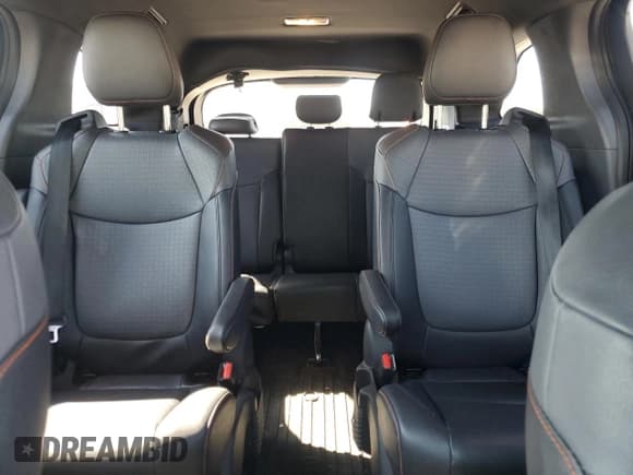 ✅ 2024 Toyota Sienna XSE • VIN: 5TDXRKEC0RS203645 • Lot: 68993035. Listed on Copart with 26,432 mi. Free auction sales archive from the USA and detailed vehicle history report at DreamBid. Image 10.