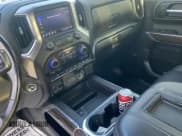 ✅ 2020 Chevrolet Silverado 1500 RST • VIN: 1GCUYEEL8LZ230024 • Lot: 42311134. Wystawiony na IAAI z przebiegiem 141 571 mil. Bezpłatny archiwum sprzedaży aukcyjnych z USA i szczegółowy raport historii pojazdu na DreamBid. Zdjęcie 5.