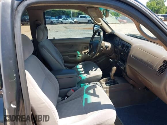 ✅ 2004 Toyota Tacoma PreRunner • VIN: 5TEGM92N24Z381002 • Лот: 42562718. Опубликован ранее на IAAI с пробегом 431 407 миль. Бесплатный доступ к архиву аукционных продаж из США и подробный отчёт об истории автомобиля на DreamBid. Изображение 5.