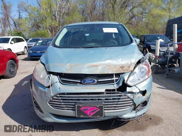 ✅ 2013 Ford C-Max SEL • VIN: 1FADP5CU9DL556875 • Lot: 41976730. Wystawiony na IAAI z przebiegiem 199 557 mil. Bezpłatny archiwum sprzedaży aukcyjnych z USA i szczegółowy raport historii pojazdu na DreamBid. Zdjęcie 6.