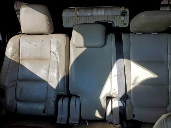 ✅ 2011 Ford Explorer • VIN: 1FMHK7B86BGA93539 • Lot: 94403585. Listed on Copart with 217,459 mi. Free auction sales archive from the USA and detailed vehicle history report at DreamBid. Image 10.