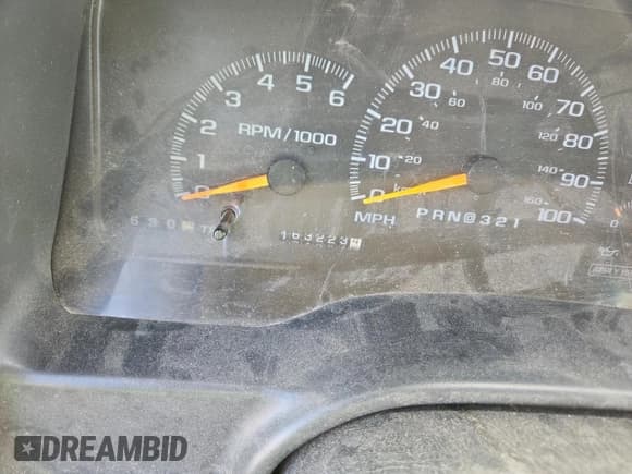 ✅ 2000 Chevrolet Silverado 3500 • VIN: 1GCHK33J2YF407622 • Lot: 71740745. Listed on Copart with 163,223 mi. Free auction sales archive from the USA and detailed vehicle history report at DreamBid. Image 9.