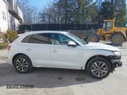 ✅ 2022 Audi Q5 S line Premium Plus • VIN: WA1EAAFY8N2057445 • Lot: 43866021. Wystawiony na IAAI z przebiegiem 29 496 mil. Bezpłatny archiwum sprzedaży aukcyjnych z USA i szczegółowy raport historii pojazdu na DreamBid. Zdjęcie 13.