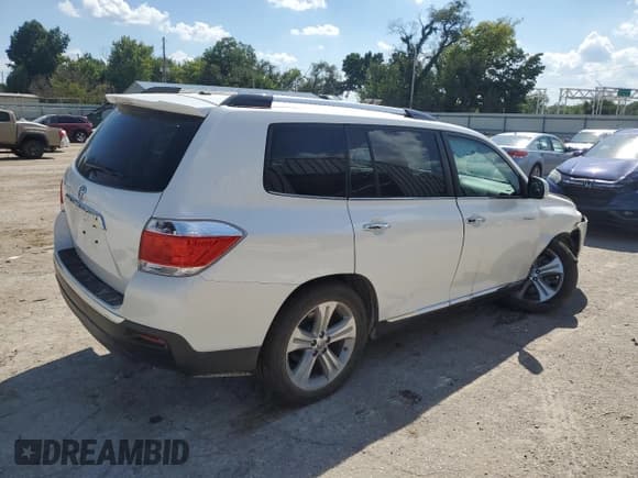 ✅ 2013 Toyota Highlander Limited • VIN: 5TDYK3EHXDS126477 • Лот: 69821945. Опубликован ранее на Copart с пробегом 73 778 миль. Бесплатный доступ к архиву аукционных продаж из США и подробный отчёт об истории автомобиля на DreamBid. Изображение 3.