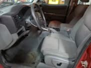 ✅ 2006 Jeep Commander • VIN: 1J8HG48N76C230575 • Lot: 70628105. Wystawiony na Copart z przebiegiem 214 231 mil. Bezpłatny archiwum sprzedaży aukcyjnych z USA i szczegółowy raport historii pojazdu na DreamBid. Zdjęcie 7.