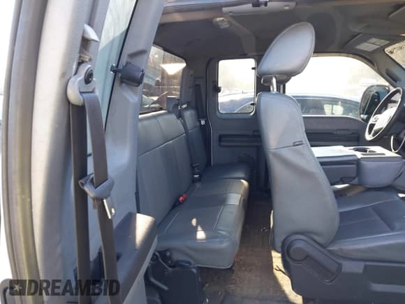 ✅ 2013 Ford F-250 XL • VIN: 1FT7X2B65DEB20649 • Lot: 43807563. Listed on IAAI with 208,876 mi. Free auction sales archive from the USA and detailed vehicle history report at DreamBid. Image 8.