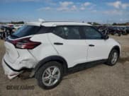 ✅ 2021 Nissan Kicks S • VIN: 3N1CP5BV3ML530294 • Lot: 83964355. Wystawiony na Copart z przebiegiem 90 748 mil. Bezpłatny archiwum sprzedaży aukcyjnych z USA i szczegółowy raport historii pojazdu na DreamBid. Zdjęcie 3.