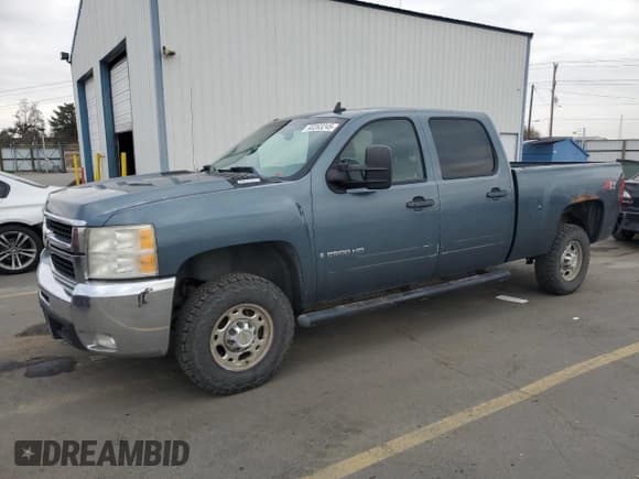✅ 2007 Chevrolet Silverado 2500HD 2LT • VIN: 1GCHK23607F503494 • Лот: 93263245. Опубликован ранее на Copart с пробегом 207 540 миль. Бесплатный доступ к архиву аукционных продаж из США и подробный отчёт об истории автомобиля на DreamBid. Изображение 1.