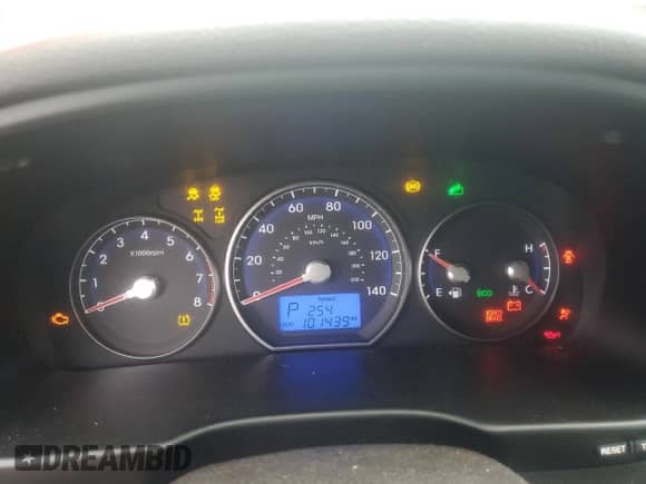 ✅ 2012 Hyundai Santa Fe GLS • VIN: 5XYZGDAB0CG105078 • Лот: 90475405. Размещён на Copart с пробегом 101 439 миль миль. Получите бесплатный доступ к архиву аукционных продаж из США и посмотрите подробный отчёт об истории автомобиля на DreamBid. Изображение 9.