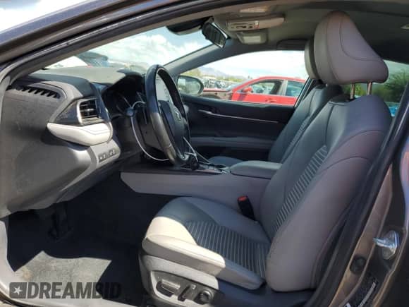 2022 Toyota Camry Hybrid SE z VIN 4T1G31AK9NU588178, wystawiony jako Copart lot #81689865 z przebiegiem 118 270 mil mil oraz Szkoda całkowita • Salvage title. Historia ofert i sprzedaży dostępna na DreamBid. Obrazek 7.