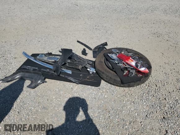 ✅ 2022 Kia Telluride S • VIN: 5XYP6DHC8NG240157 • Lot: 82125815. Wystawiony na Copart z przebiegiem 30 312 mil. Bezpłatny archiwum sprzedaży aukcyjnych z USA i szczegółowy raport historii pojazdu na DreamBid. Zdjęcie 13.