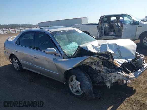 ✅ 1998 Honda Accord EX • VIN: 1HGCG5654WA080495 • Лот: 43043532. Опубликован ранее на IAAI с пробегом 185 339 миль. Бесплатный доступ к архиву аукционных продаж из США и подробный отчёт об истории автомобиля на DreamBid. Изображение 1.