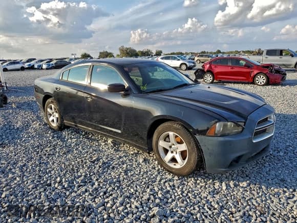 ✅ 2013 Dodge Charger SE • VIN: 2C3CDXBG1DH550303 • Lot: 94192445. Listed on Copart with 115,435 mi. Free auction sales archive from the USA and detailed vehicle history report at DreamBid. Image 4.