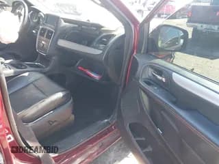 ✅ 2019 Dodge Grand Caravan GT • VIN: 2C4RDGEG1KR734889 • Lot: 43676026. Listed on IAAI with 126,770 mi. Free auction sales archive from the USA and detailed vehicle history report at DreamBid. Image 5.