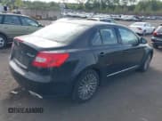 ✅ 2010 Suzuki Kizashi • VIN: JS2RE9A57A6101001 • Лот: 43185942. Опубликован ранее на IAAI с пробегом 337 312 миль. Бесплатный доступ к архиву аукционных продаж из США и подробный отчёт об истории автомобиля на DreamBid. Изображение 4.