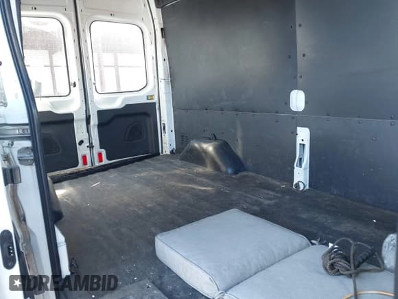 ✅ 2015 Ford Transit • VIN: 1FTNR2XV8FKA43619 • Лот: 43445730. Опубликован ранее на IAAI с пробегом 200 833 миль. Бесплатный доступ к архиву аукционных продаж из США и подробный отчёт об истории автомобиля на DreamBid. Изображение 8.