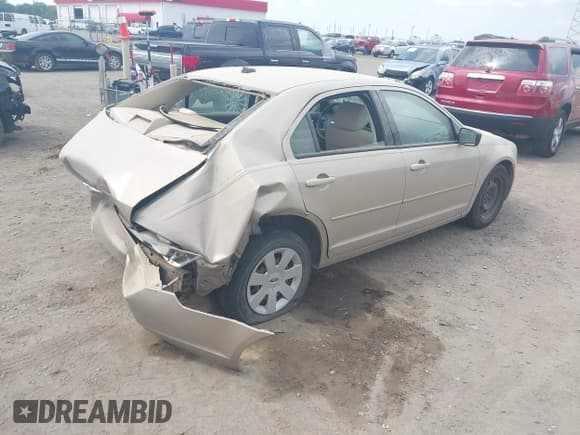 ✅ 2007 Ford Fusion S • VIN: 3FAHP06ZX7R216801 • Lot: 43238493. Listed on IAAI with 209,965 mi. Free auction sales archive from the USA and detailed vehicle history report at DreamBid. Image 4.