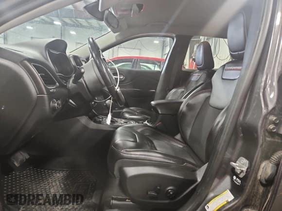 ✅ 2021 Jeep Cherokee Trailhawk • VIN: 1C4PJMBX4MD154304 • Лот: 68005345. Опубликован ранее на Copart с пробегом 123 730 миль. Бесплатный доступ к архиву аукционных продаж из США и подробный отчёт об истории автомобиля на DreamBid. Изображение 7.