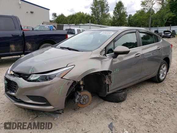 ✅ 2017 Chevrolet Cruze LT • VIN: 3G1BE5SM1HS560047 • Lot: 55565593. Listed on Copart with 49,602 mi. Free auction sales archive from the USA and detailed vehicle history report at DreamBid. Image 1.