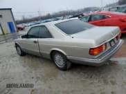 ✅ 1988 Mercedes-Benz 560 560SEC • VIN: WDBCA45D9JA411517 • Lot: 46978105. Wystawiony na Copart z przebiegiem 298 725 mil. Bezpłatny archiwum sprzedaży aukcyjnych z USA i szczegółowy raport historii pojazdu na DreamBid. Zdjęcie 2.