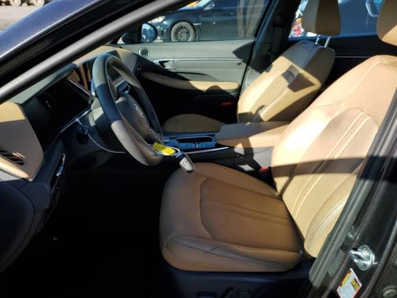 2021 Hyundai Sonata Limited с VIN 5NPEH4J23MH088153, выставлен на аукционе Copart как лот 71039782 с пробегом 35 674 миль миль и . История ставок и продаж доступна на DreamBid. Изображение 7.